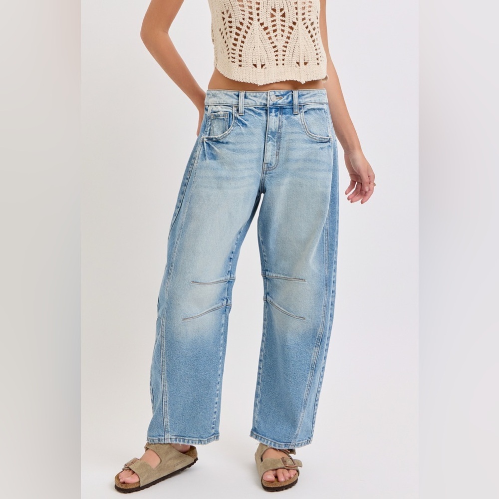 NWT Cello Horseshoe Barrel Relaxed Fit Light Washed Denim Jeans Pants - Picture 2 of 7